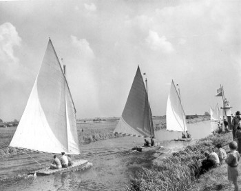 Brigham Scows 1950s
Keywords: brigham-scow